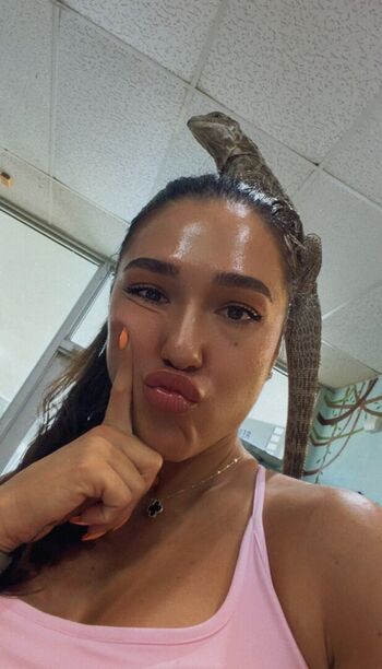 Karolmantilla/ leaked private content