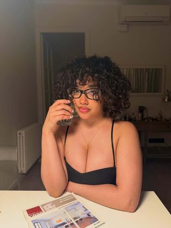 Itsqueennovaa leaked private content