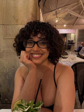 Itsqueennovaa leaked private content