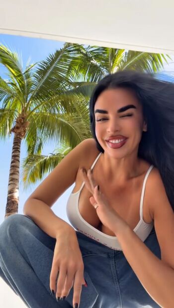 Missmaikoxx leaked private content