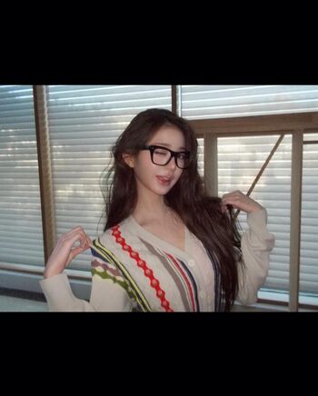 Hailsbee/ leaked private content