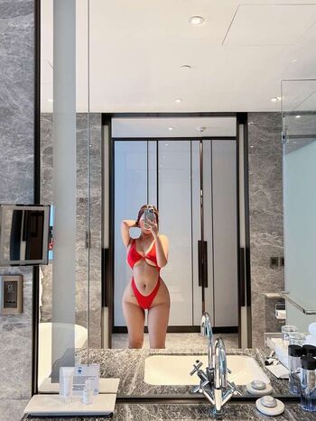 Axellepeach/ leaked private content