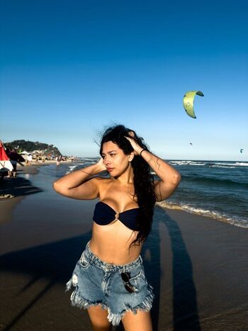 Amela omor desnuda leaked private content