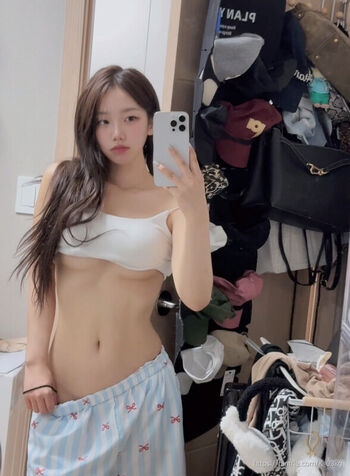 Taell leaked private content