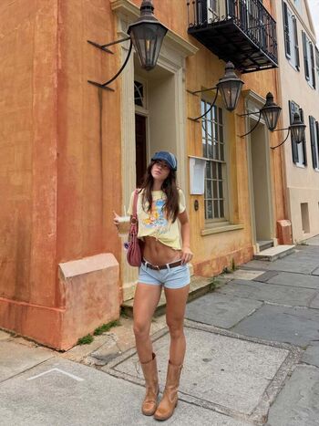 Robyn/ leaked private content