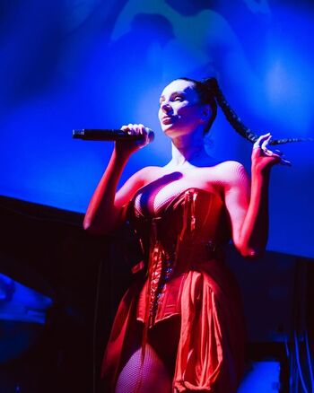 Jin baek/ leaked private content