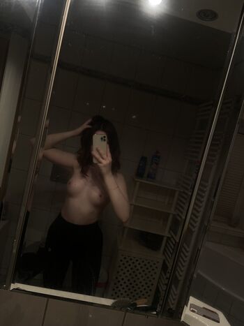 Larissaxadventures leaked private content