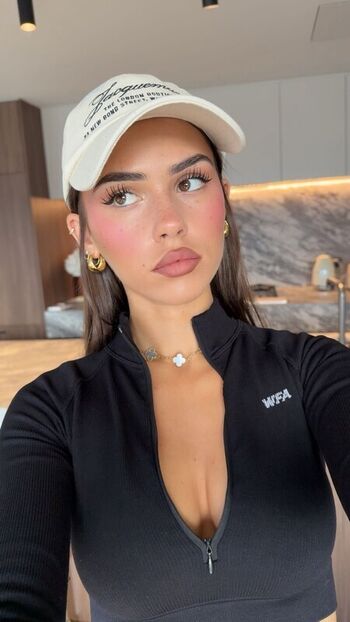 Kamryn bedore/ leaked private content