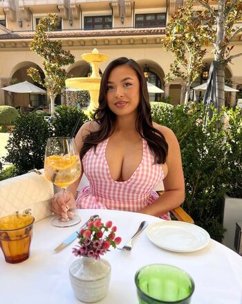 Maiababeee leaked private content
