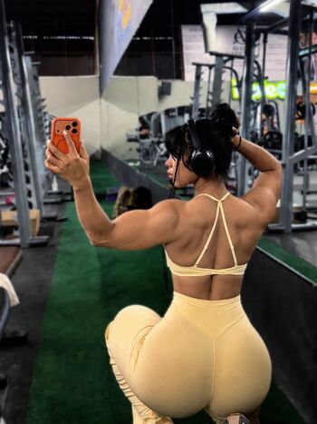 Momorianyan/ leaked private content