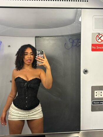 Frogjulie/ leaked private content