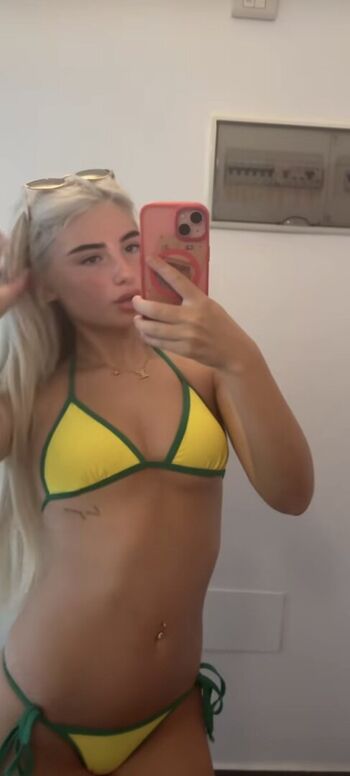 Helloimwifey leaked private content