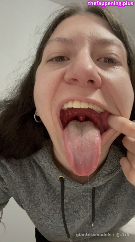 Mollyfit page leaked private content
