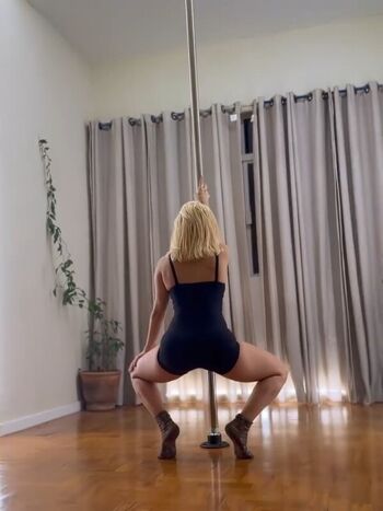 Lovelykatexoxo leaked private content