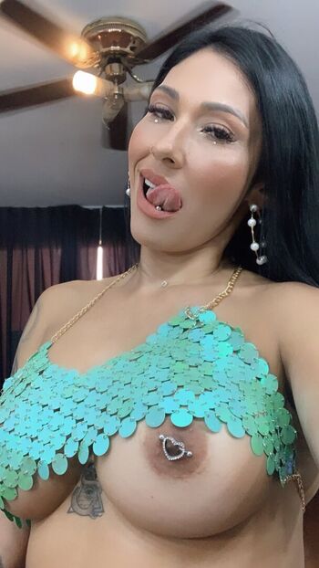 Sarcasmqueenn/ leaked private content
