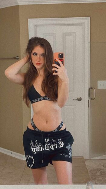 Luweazl leaked private content