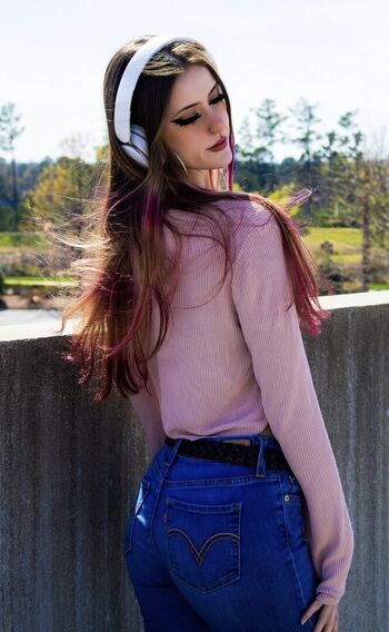 Luweazl leaked private content