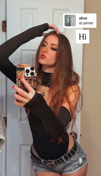Luweazl leaked private content