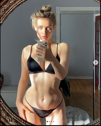 Maiababeee leaked private content