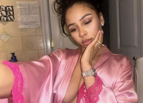 Julia logan/ leaked private content