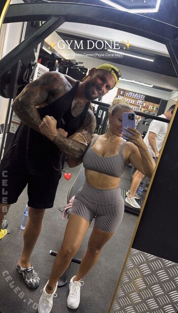 Nour guiga/ leaked private content