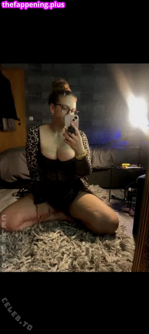 Lolo/ leaked private content