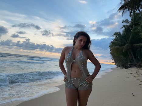 Heyitsblessie/ leaked private content