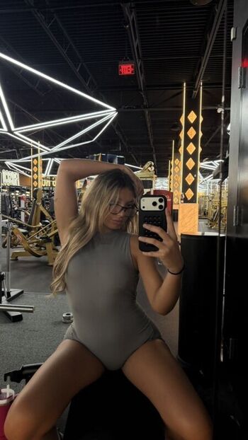 Subby bunny / leaked private content