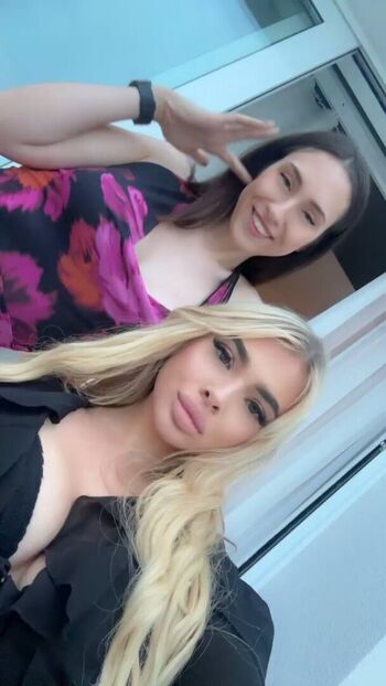 Lararoxyrox/ leaked private content