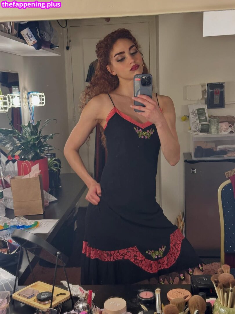 Astridlove page leaked private content