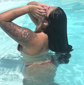 Momorianyan/ leaked private content
