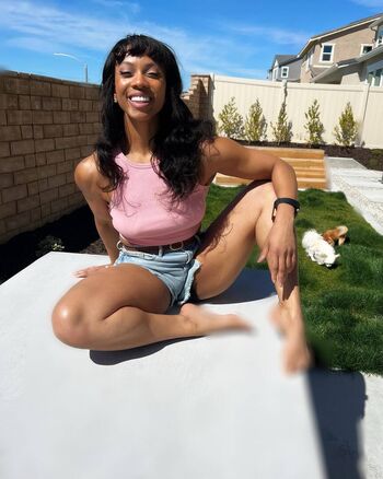 Ganja babe/ leaked private content