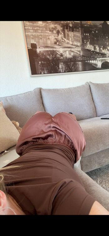 Lake bell/ leaked private content