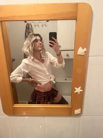 Karishamr page leaked private content