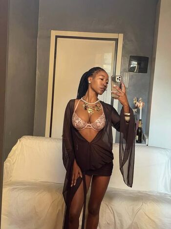 Selena gomez/ leaked private content