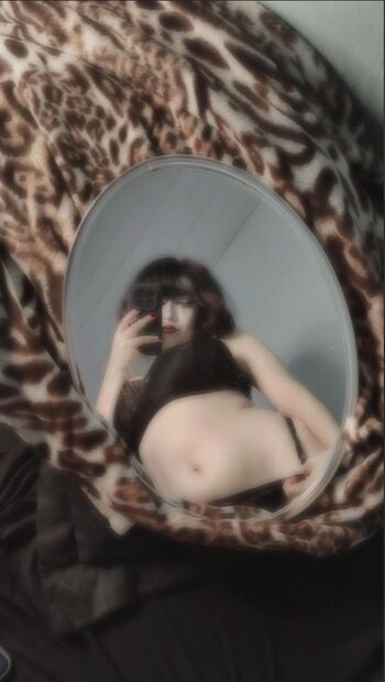 Ambiiyah/ leaked private content