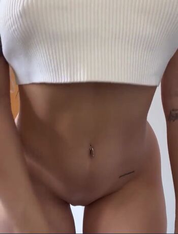 Astridlove page leaked private content