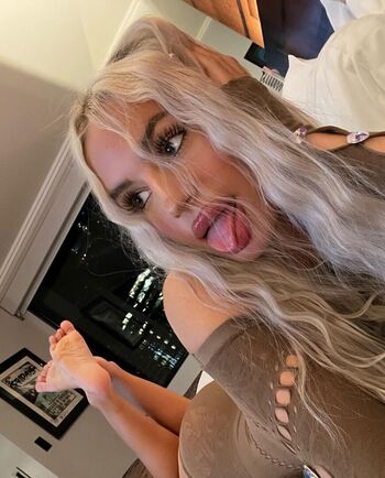 Goddessraenafree leaked private content