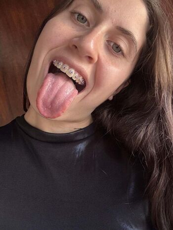 Emilyyjaneee leaked private content