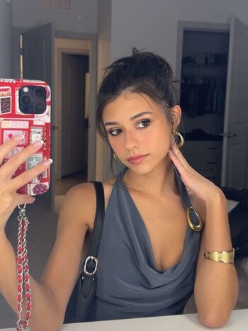Ana kirilik/ leaked private content