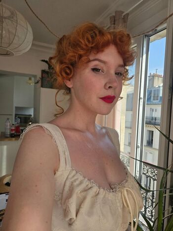Momorianyan/ leaked private content