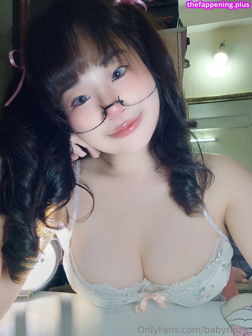 Astridlove page leaked private content