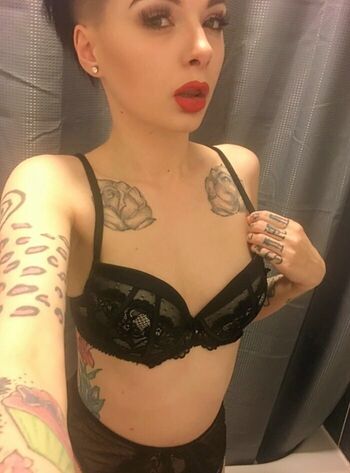 Freshmanevasky page leaked private content