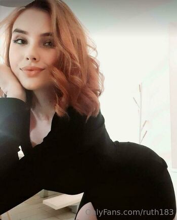 Ana kirilik/ leaked private content