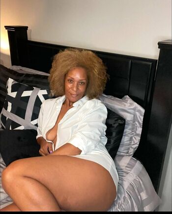 Ellie alien/ leaked private content