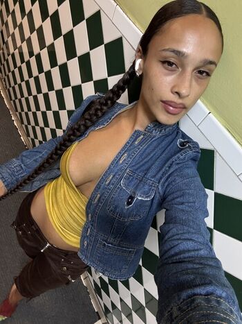 Camiix/ leaked private content