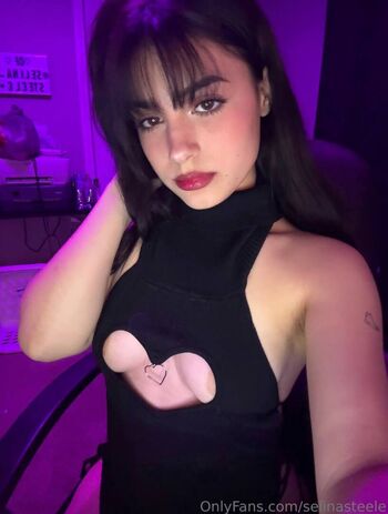 Astridlove page leaked private content