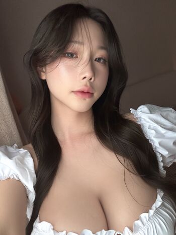 Shiliuyelei leaked private content