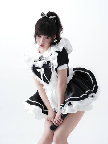 Shiliuyelei leaked private content