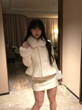 Shiliuyelei leaked private content